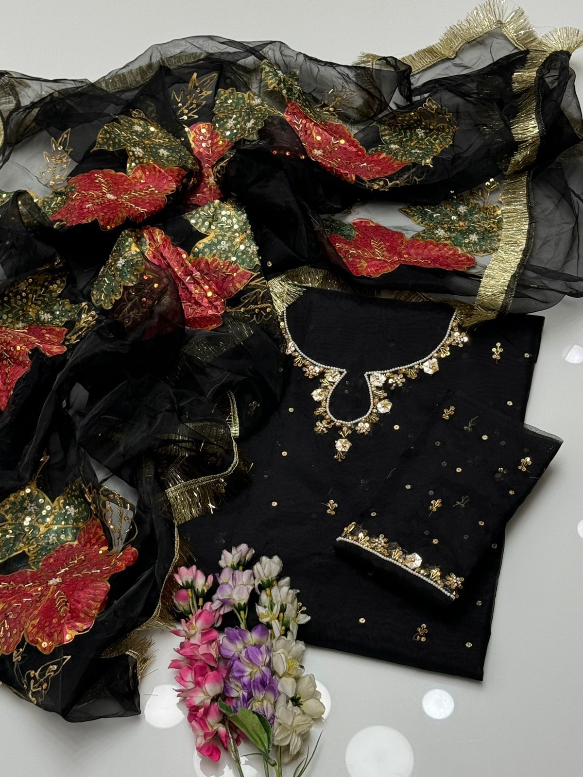 🔥 #FANCY #COLLECTION 🔥

Beautiful Handwork Adda Work With Zaari Sequence Embroidery 🧵 Organza Shirt Along With HandPaint 🎨 Heavy Fancy Organza Duppata 2pc